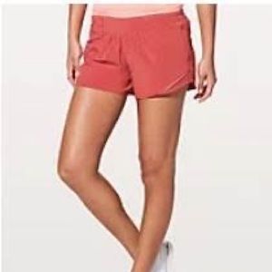 Lululemon Hotty Hot Low Rise Lined Short 4”